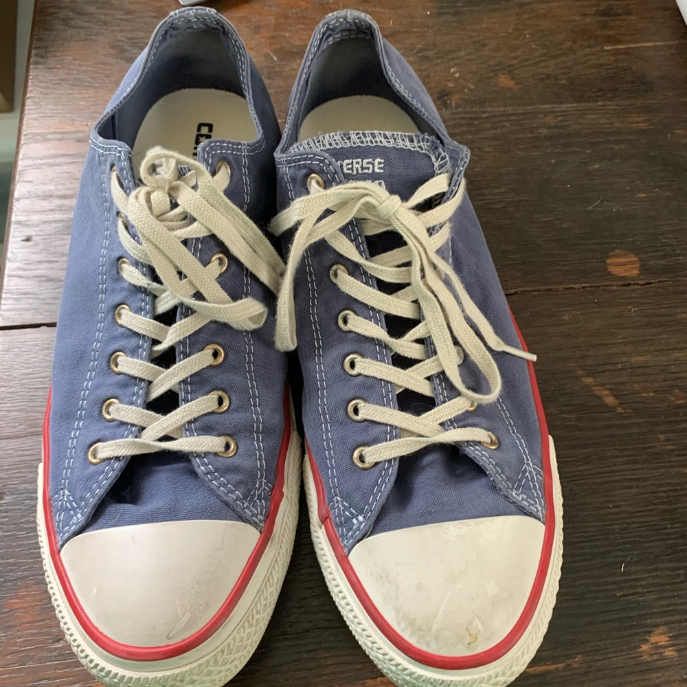 Chuck Taylor / Converse tennis shoes